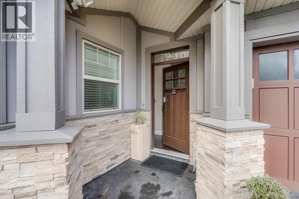 110 1177 Deerview Pl