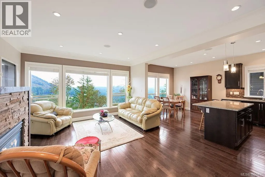 110 1177 Deerview Pl