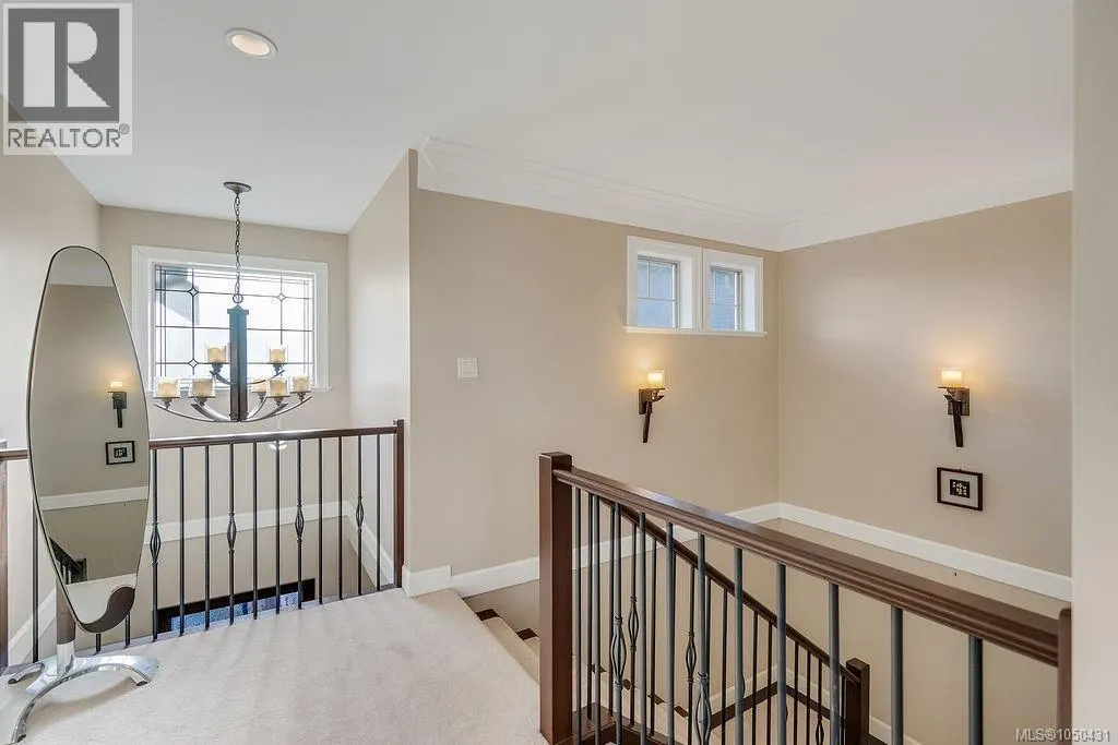 110 1177 Deerview Pl