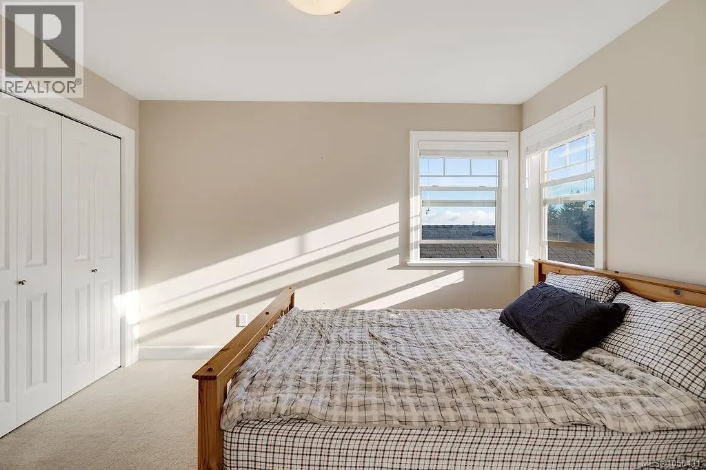 110 1177 Deerview Pl