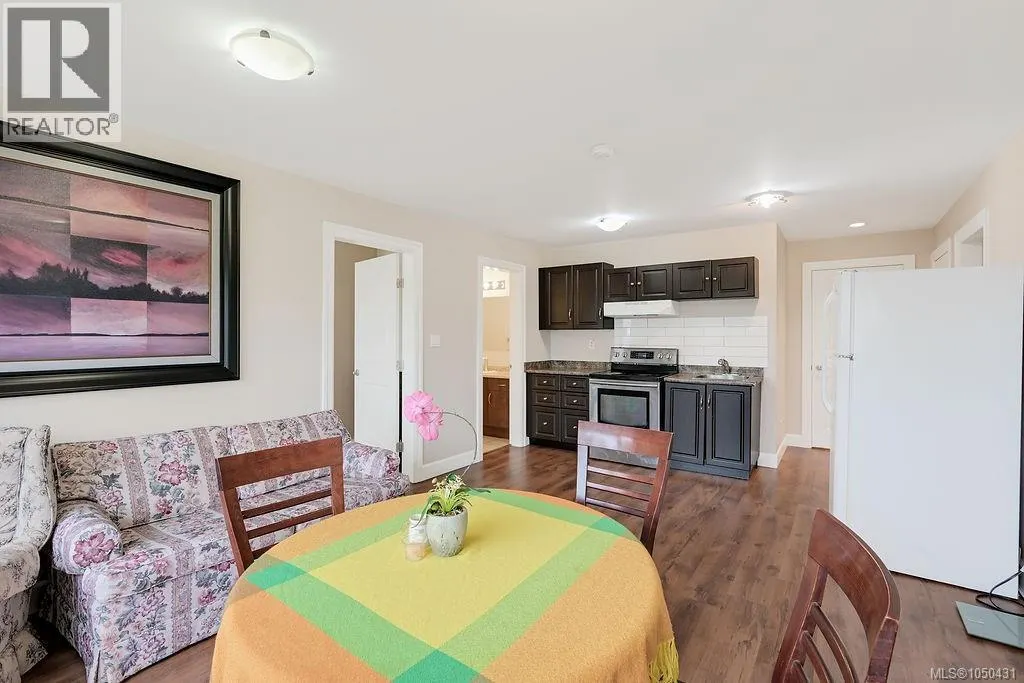 110 1177 Deerview Pl