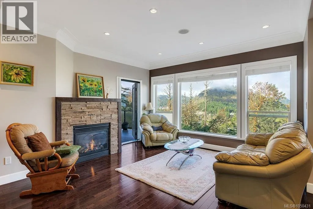 110 1177 Deerview Pl