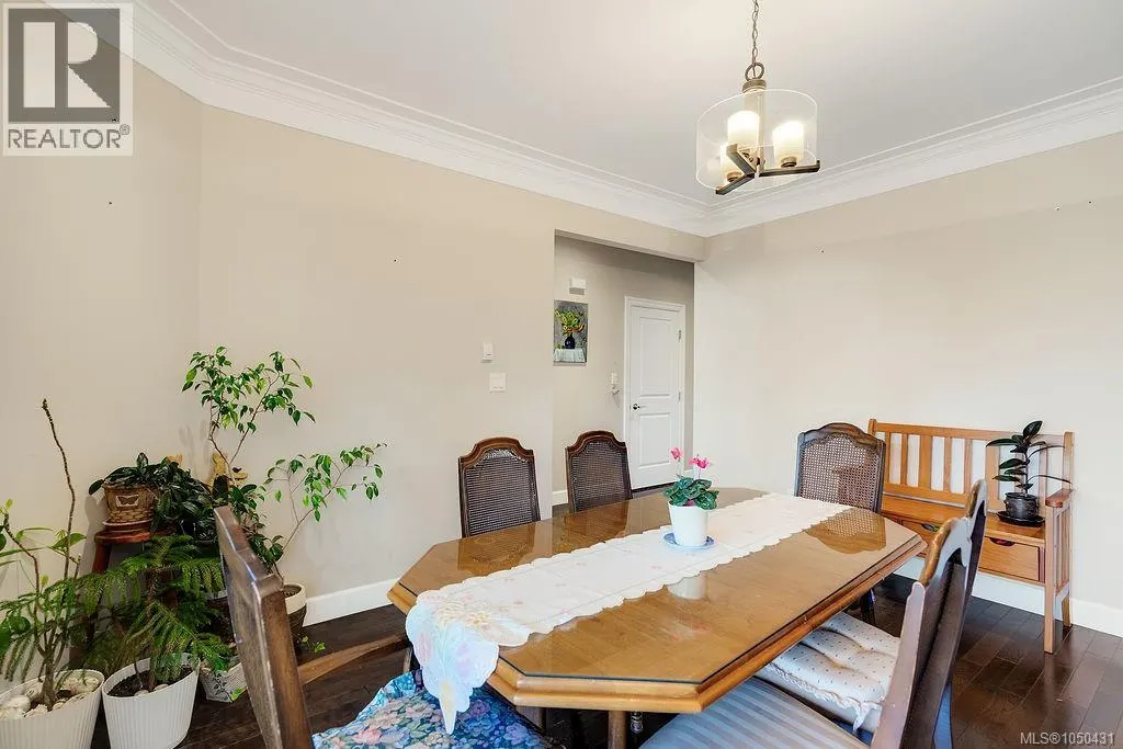 110 1177 Deerview Pl