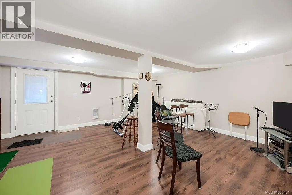 110 1177 Deerview Pl