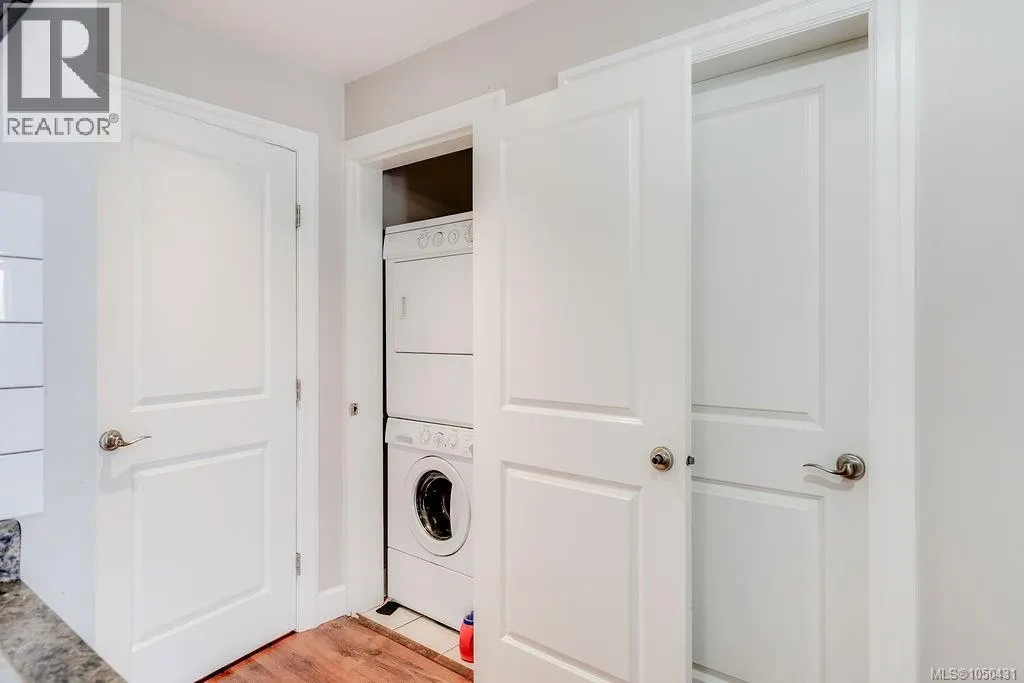 110 1177 Deerview Pl