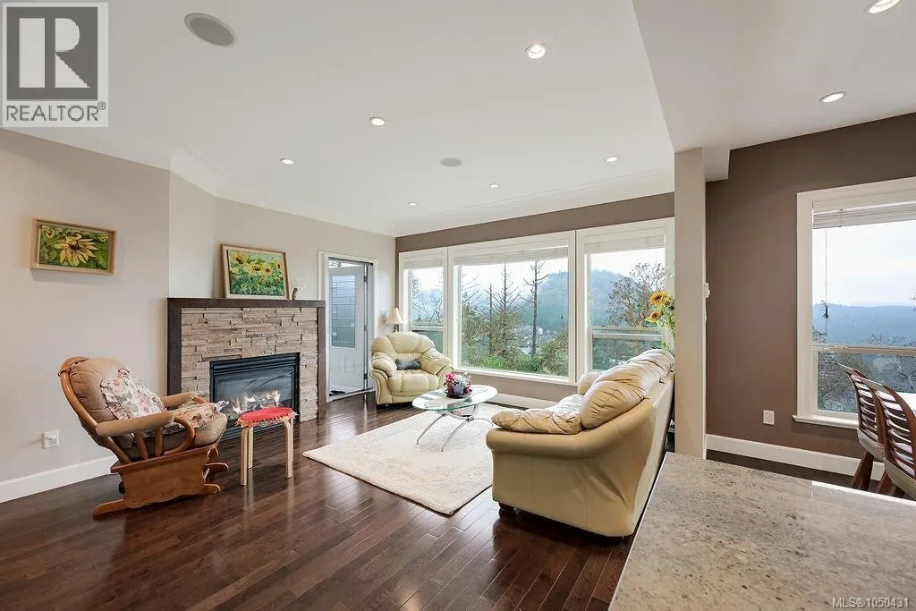 110 1177 Deerview Pl
