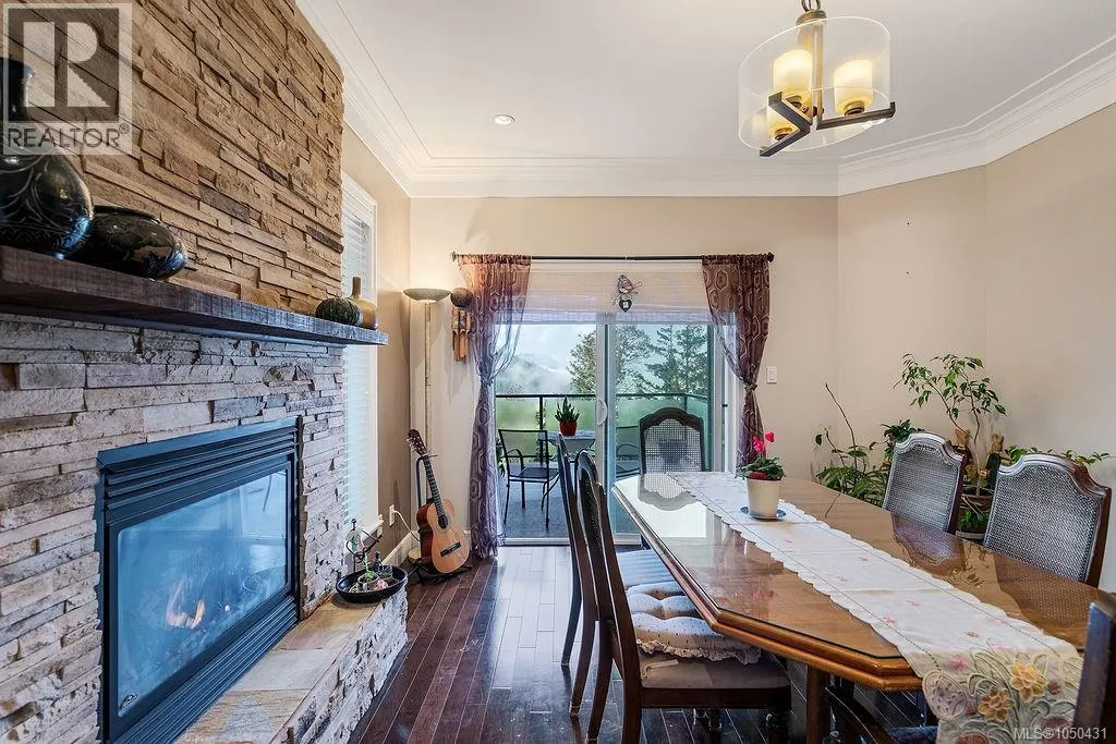 110 1177 Deerview Pl