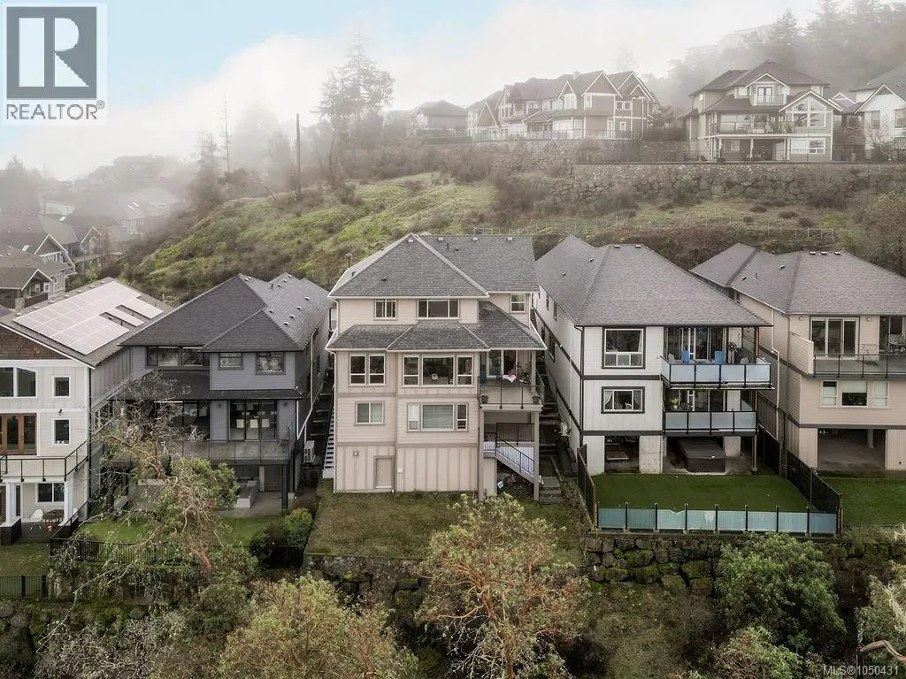 110 1177 Deerview Pl