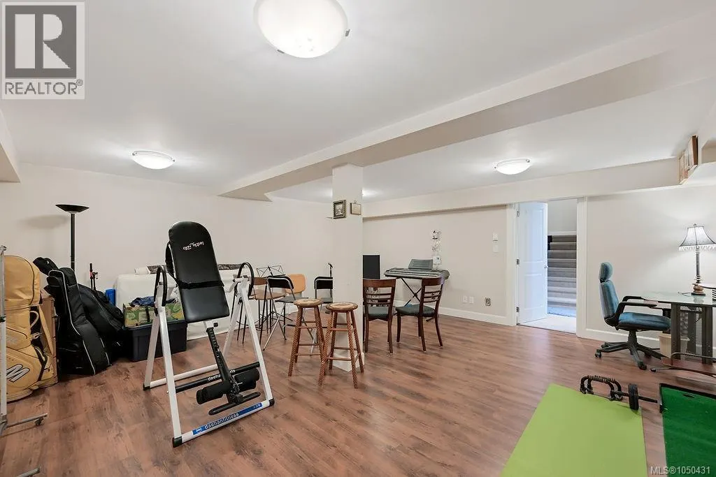 110 1177 Deerview Pl