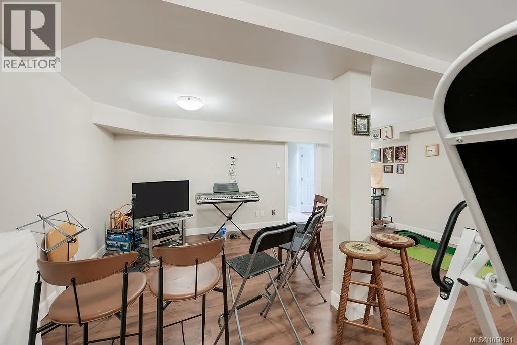 110 1177 Deerview Pl