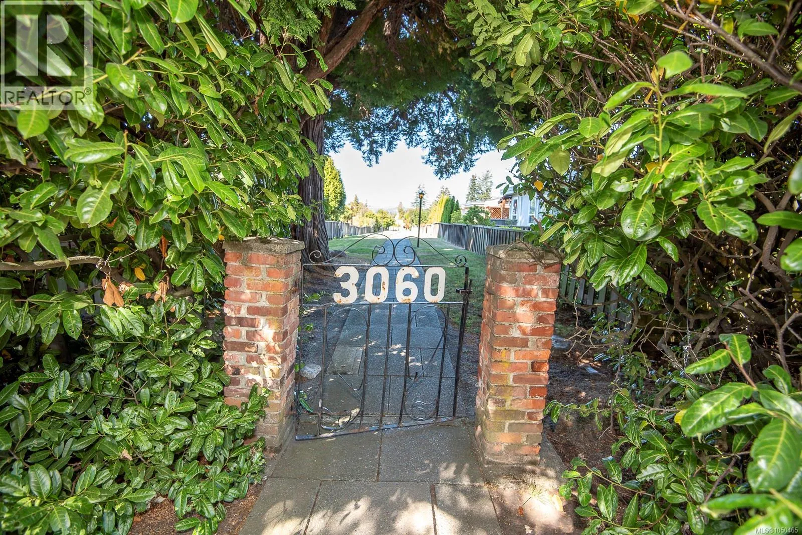13 3060 Harriet Rd