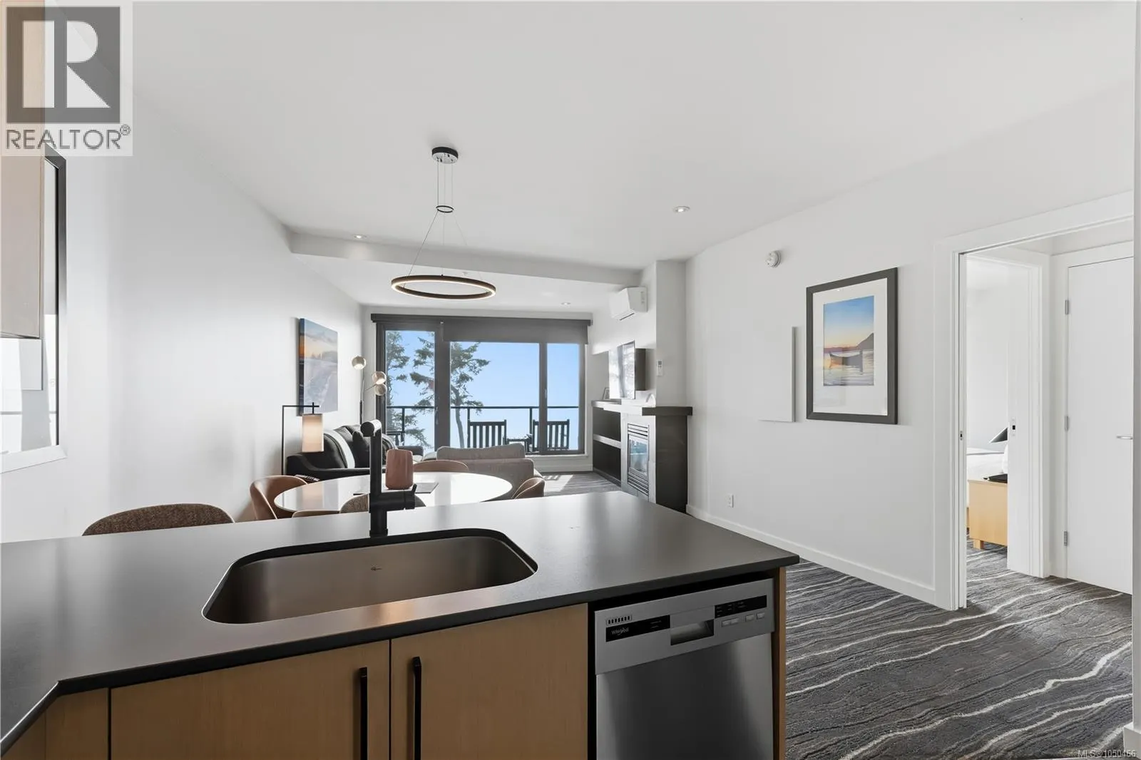 315 596 Marine Dr