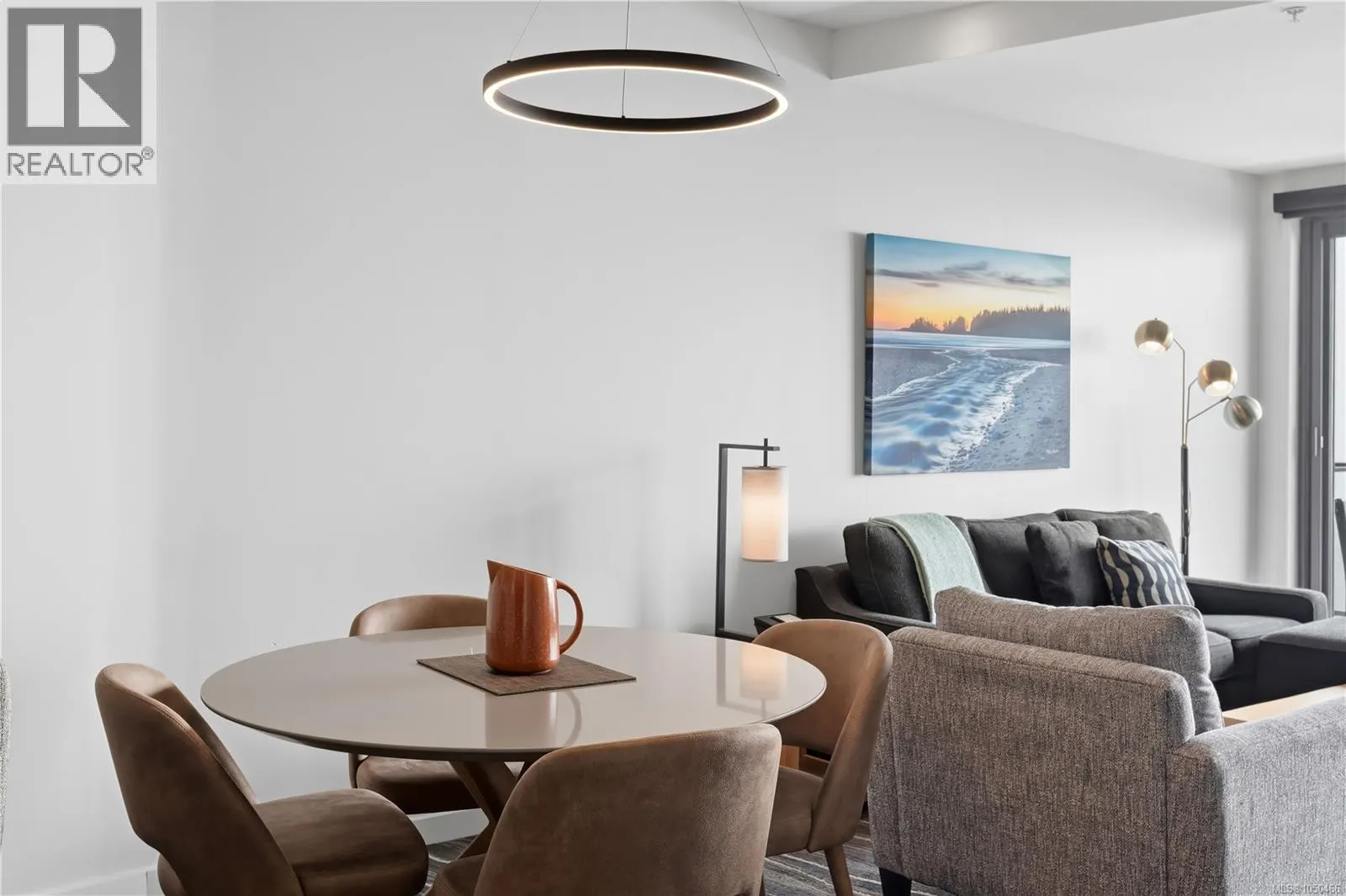 315 596 Marine Dr