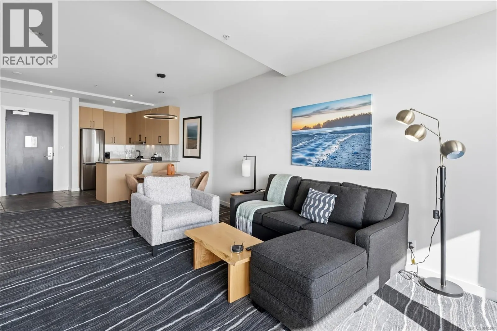 315 596 Marine Dr