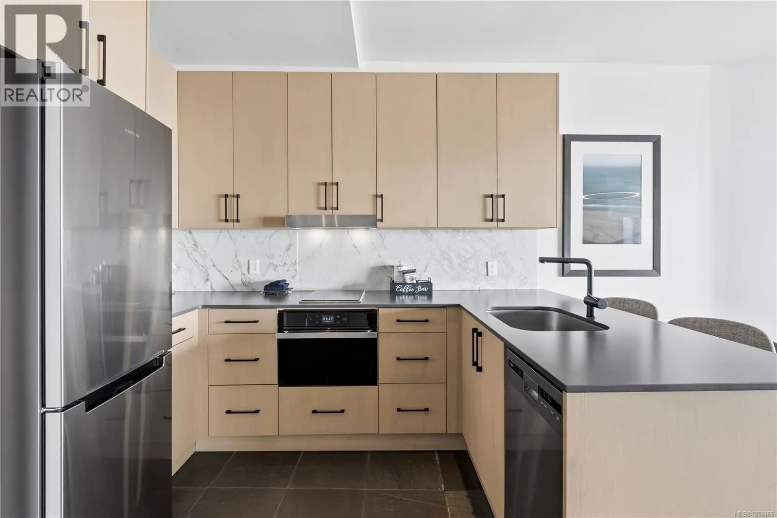 315 596 Marine Dr