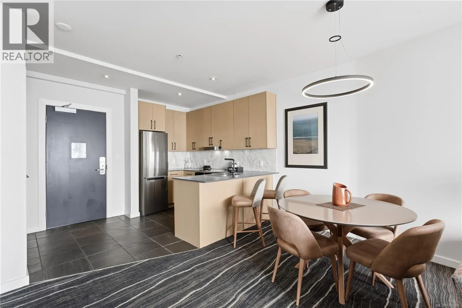 315 596 Marine Dr