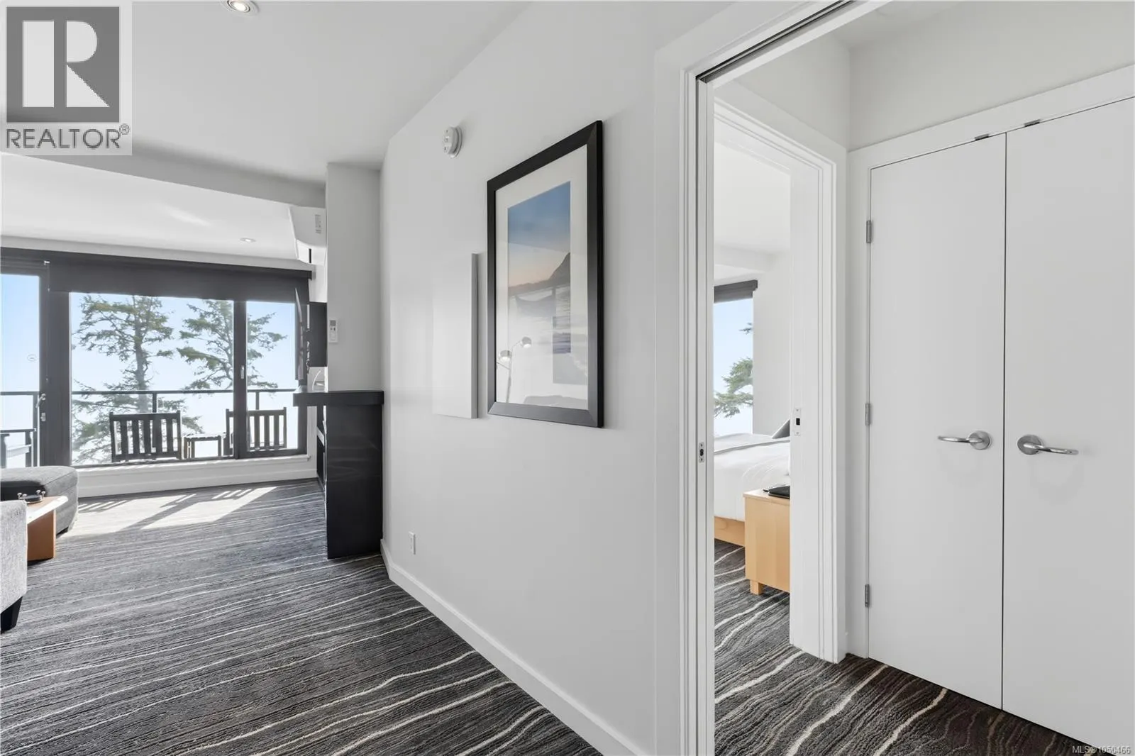 315 596 Marine Dr