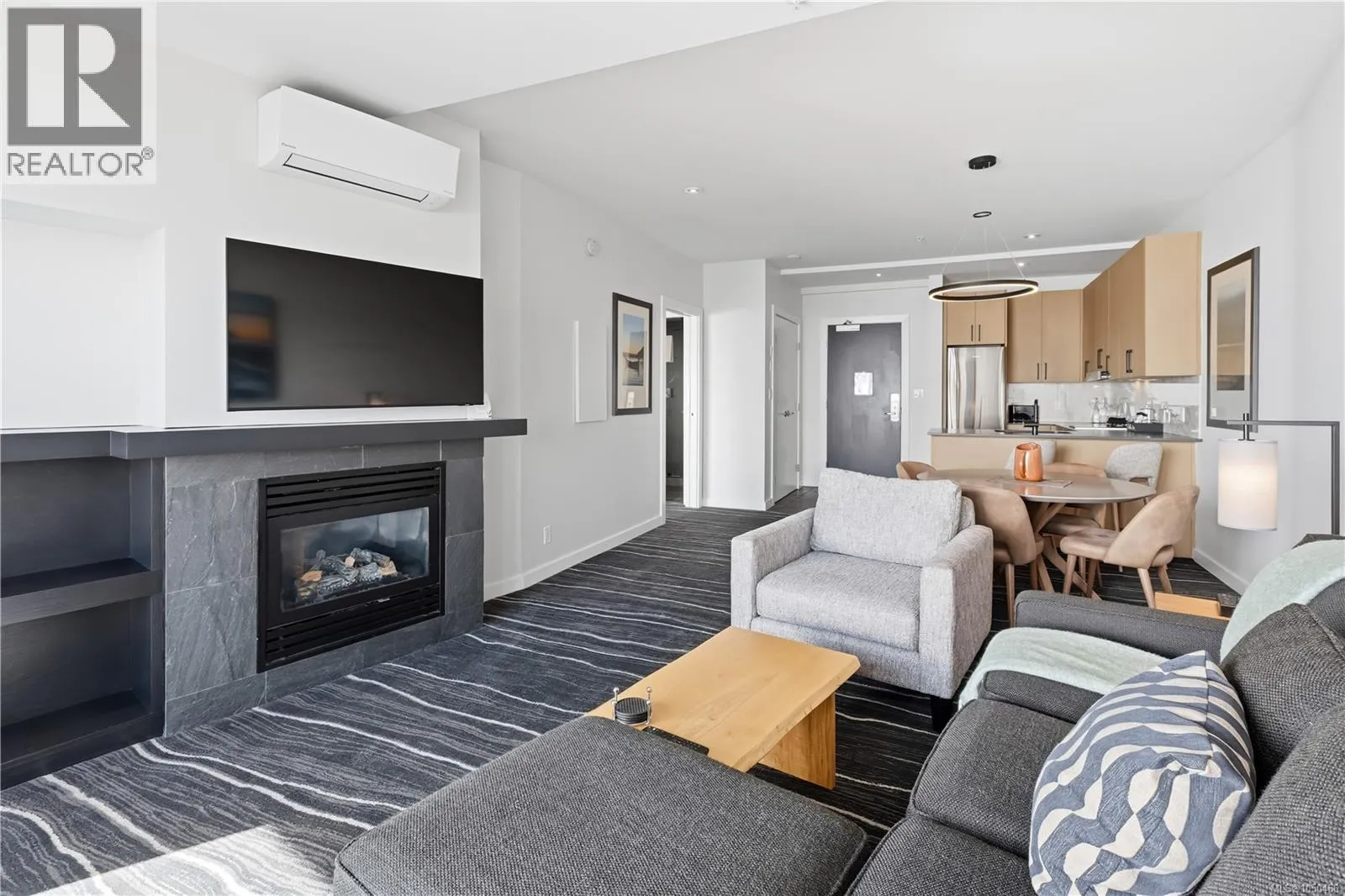 315 596 Marine Dr