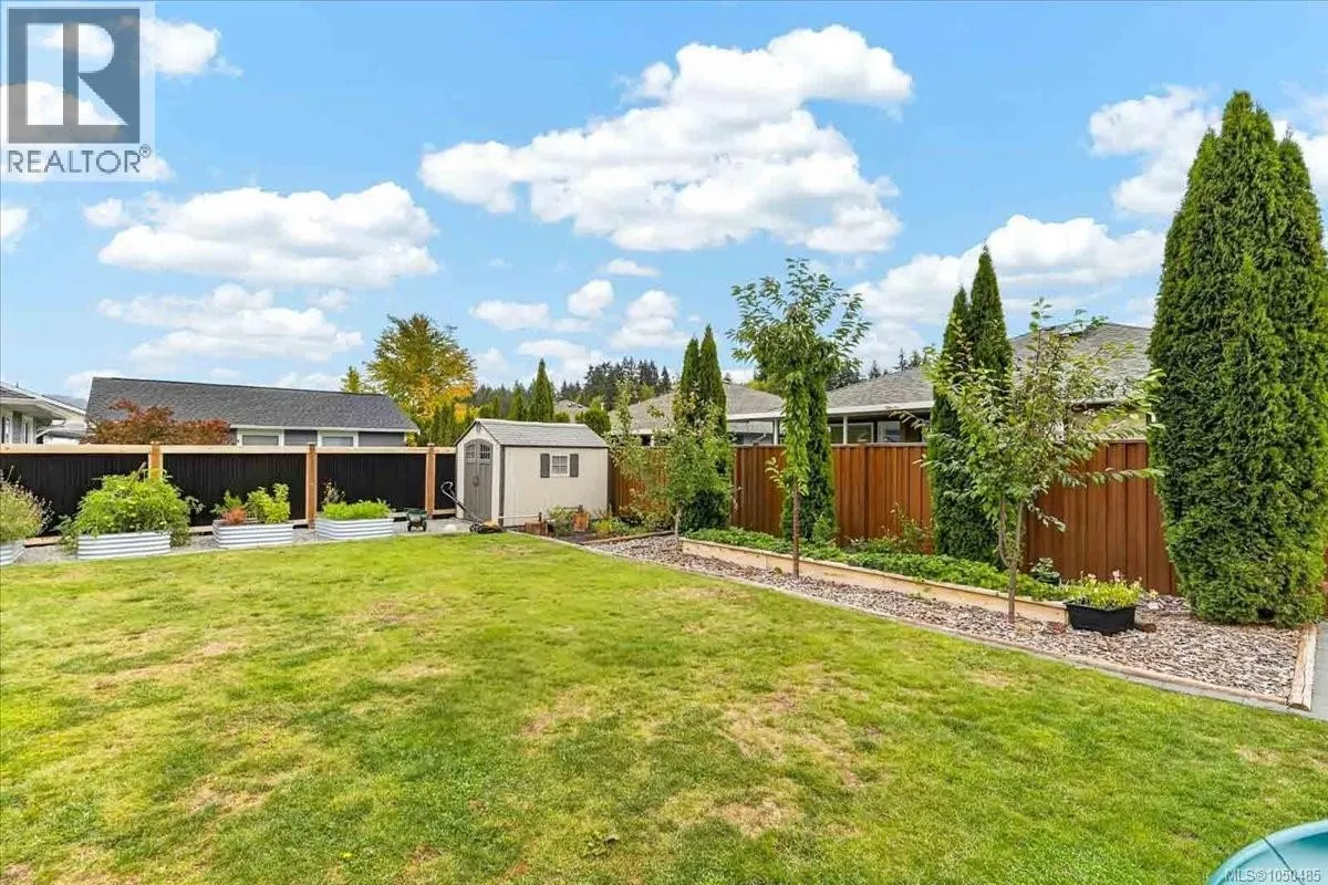 3615 Lyall Point Cres