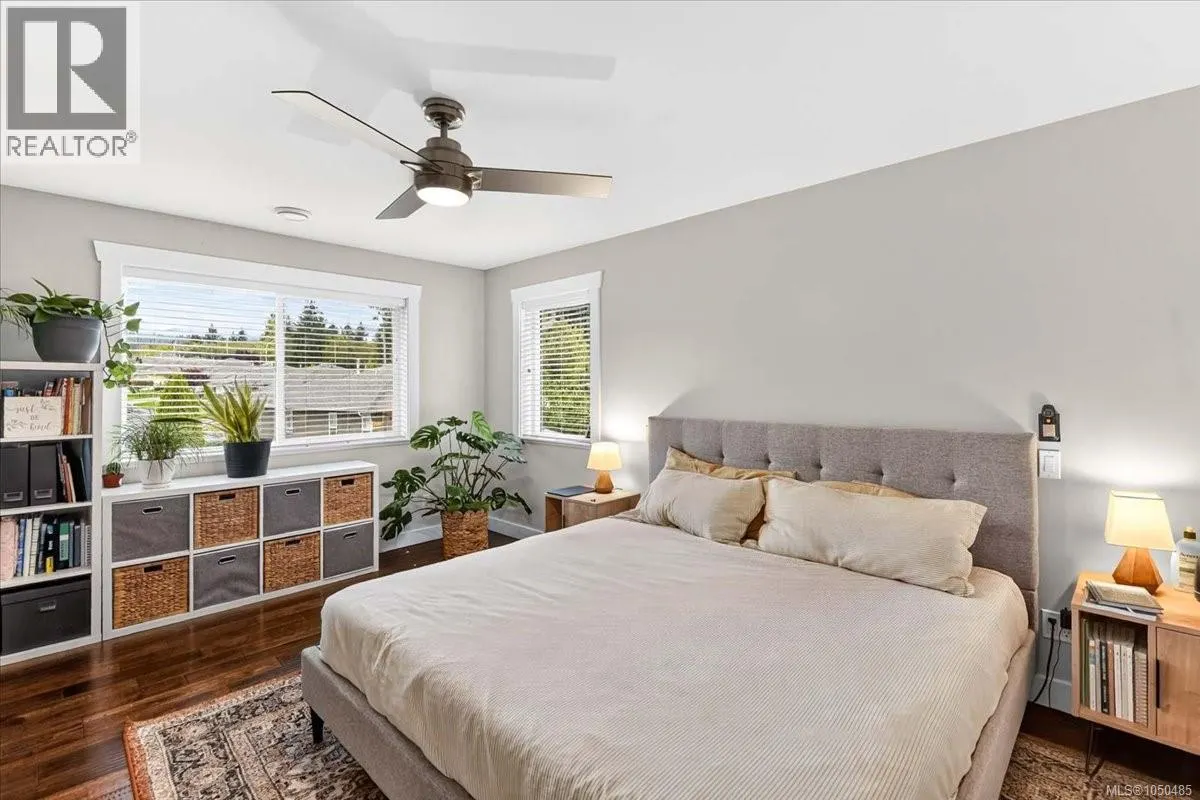 3615 Lyall Point Cres