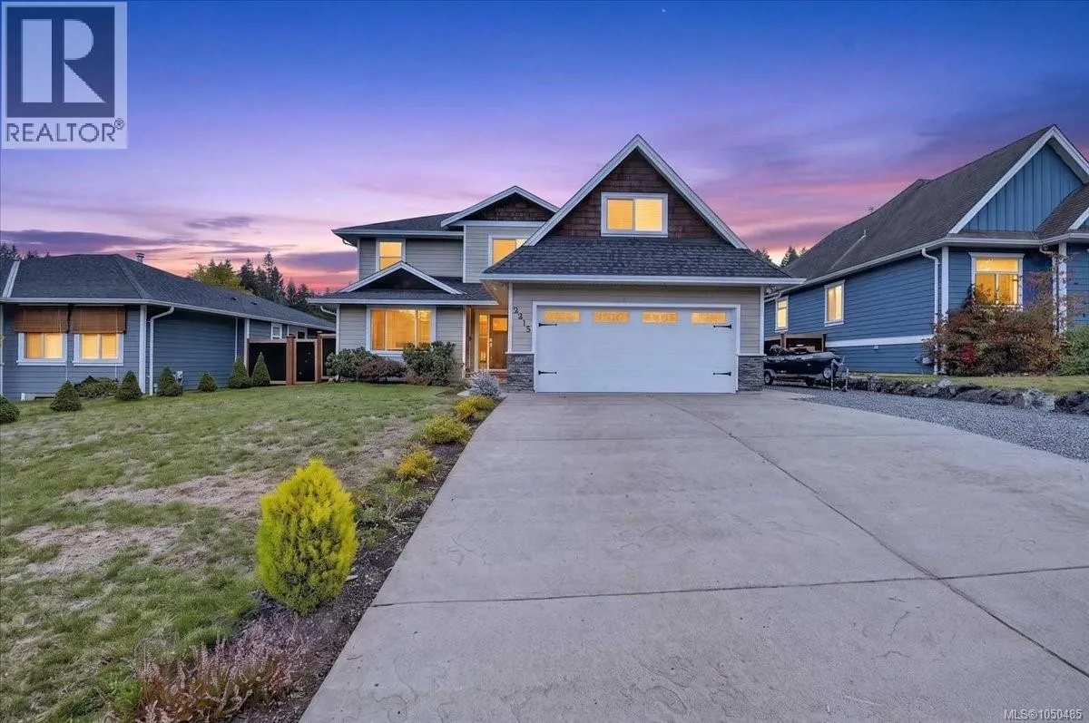 3615 Lyall Point Cres