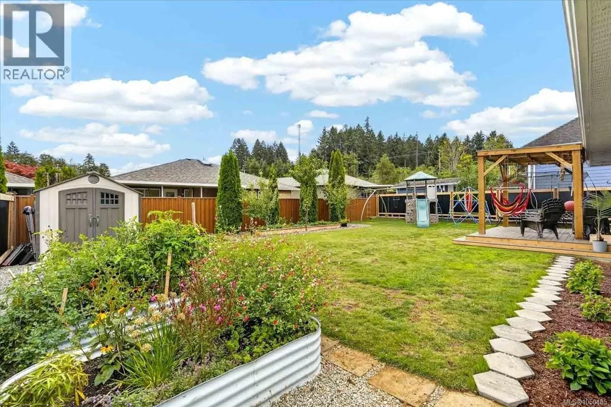 3615 Lyall Point Cres