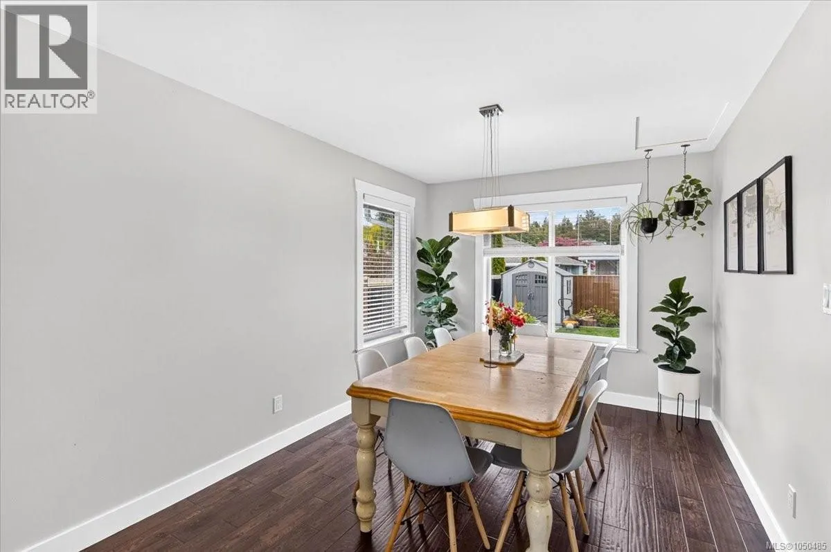 3615 Lyall Point Cres