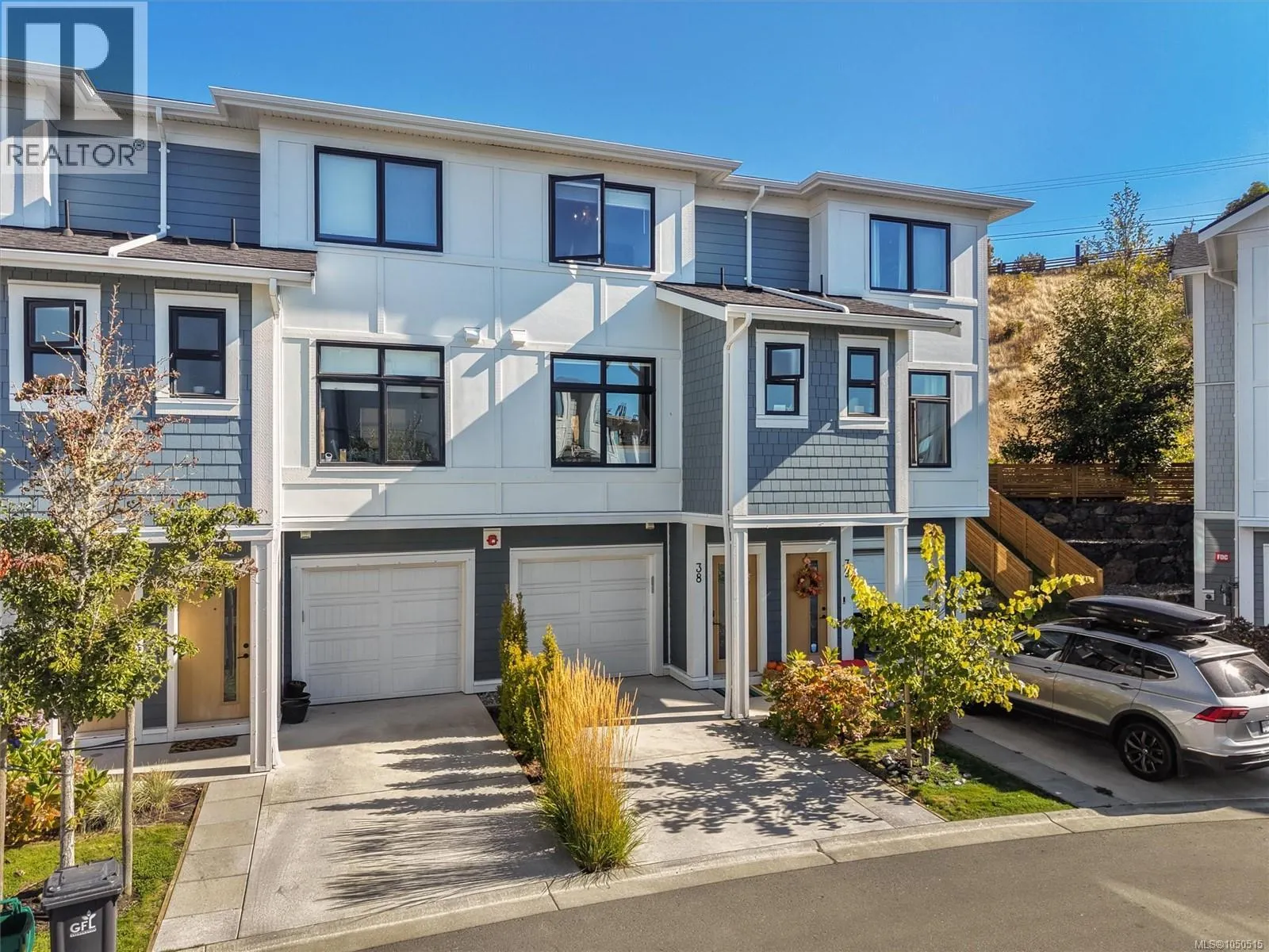 38 255 Caspian Dr
