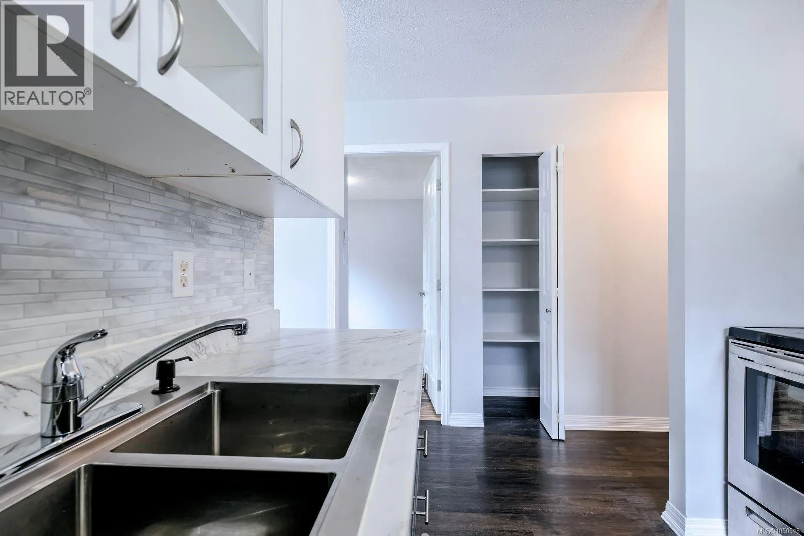 3 450 Gail Pl