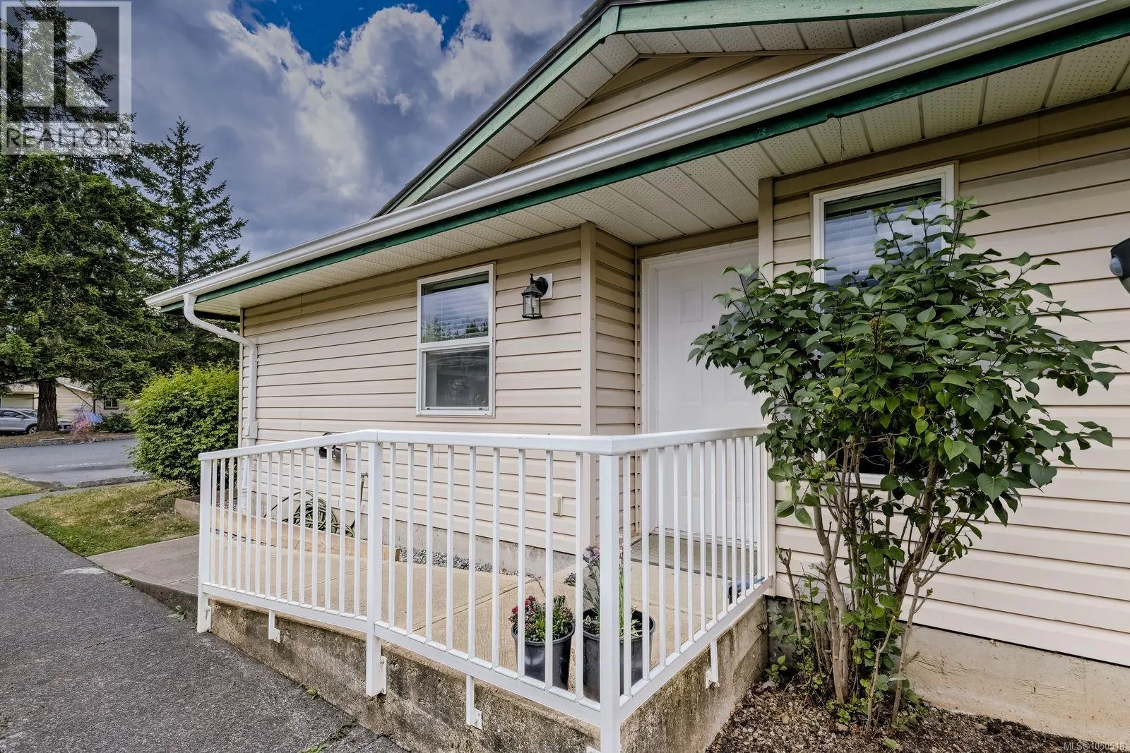 3 450 Gail Pl