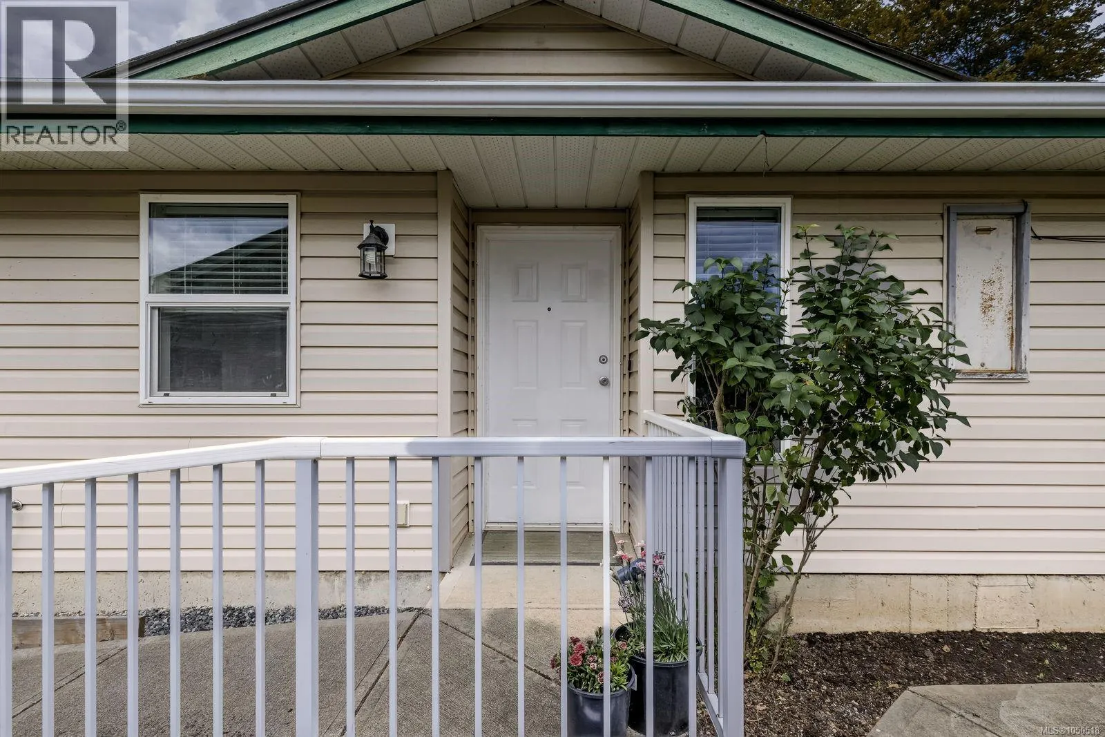 3 450 Gail Pl