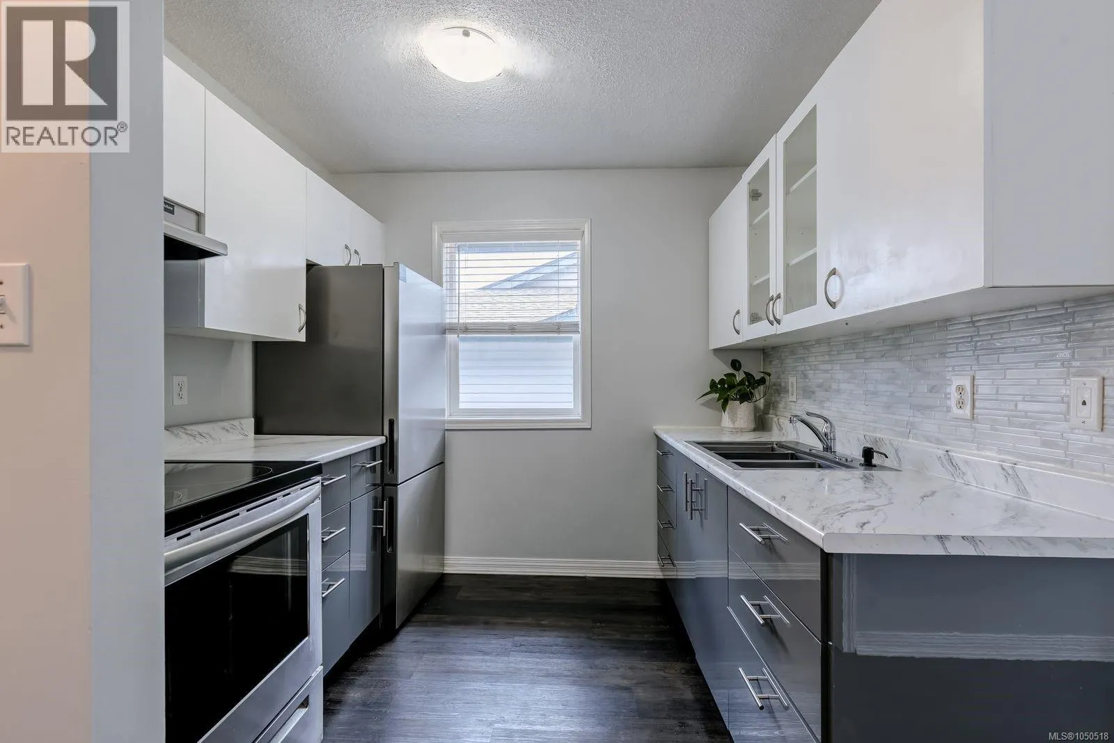 3 450 Gail Pl