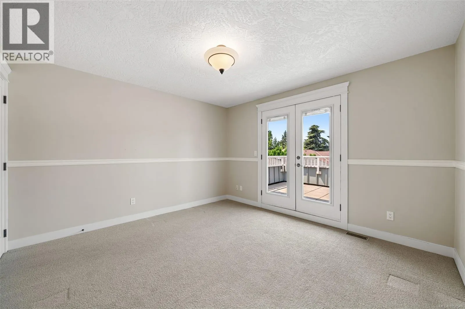 553 Heatherdale Lane