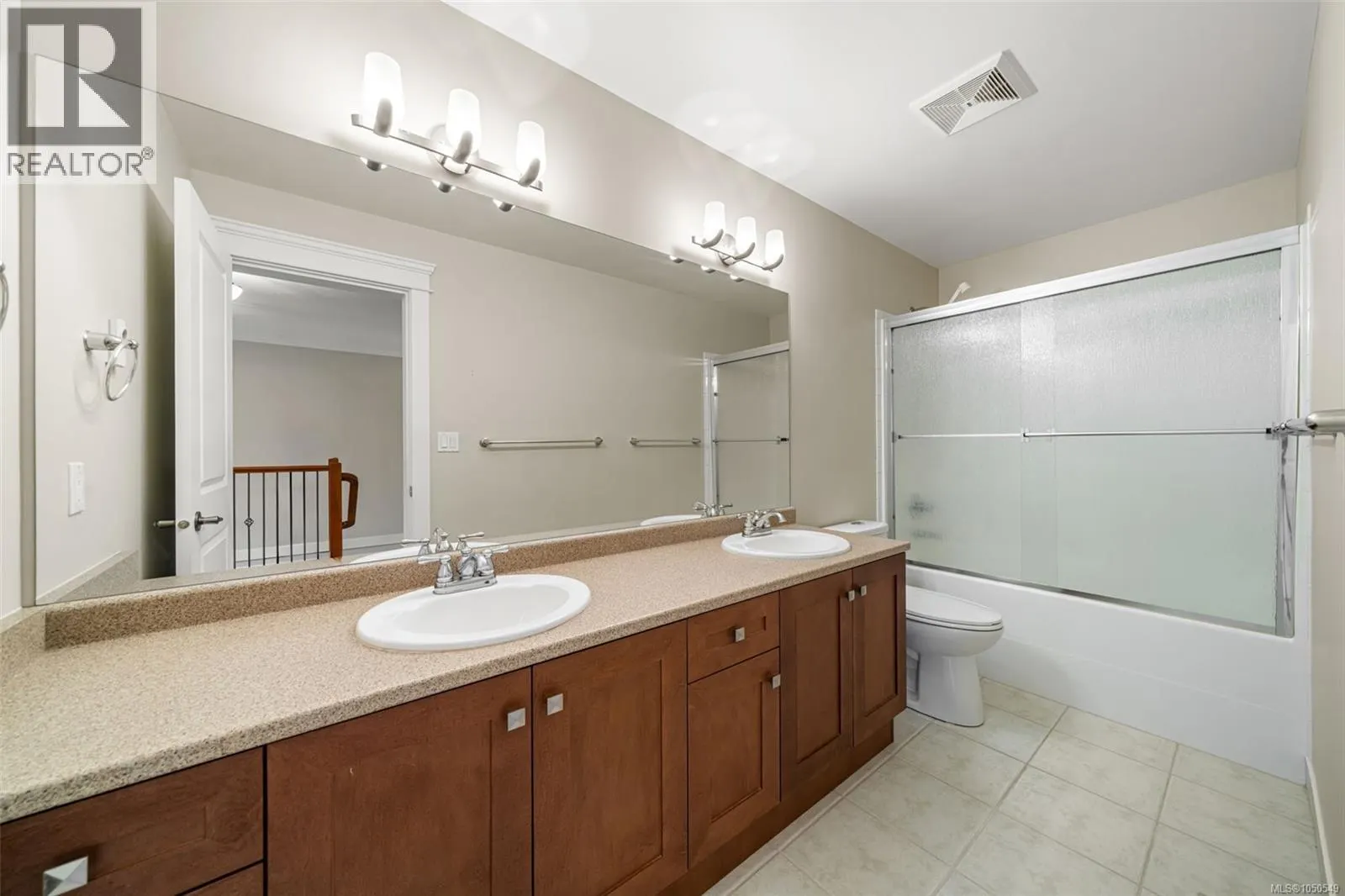 553 Heatherdale Lane