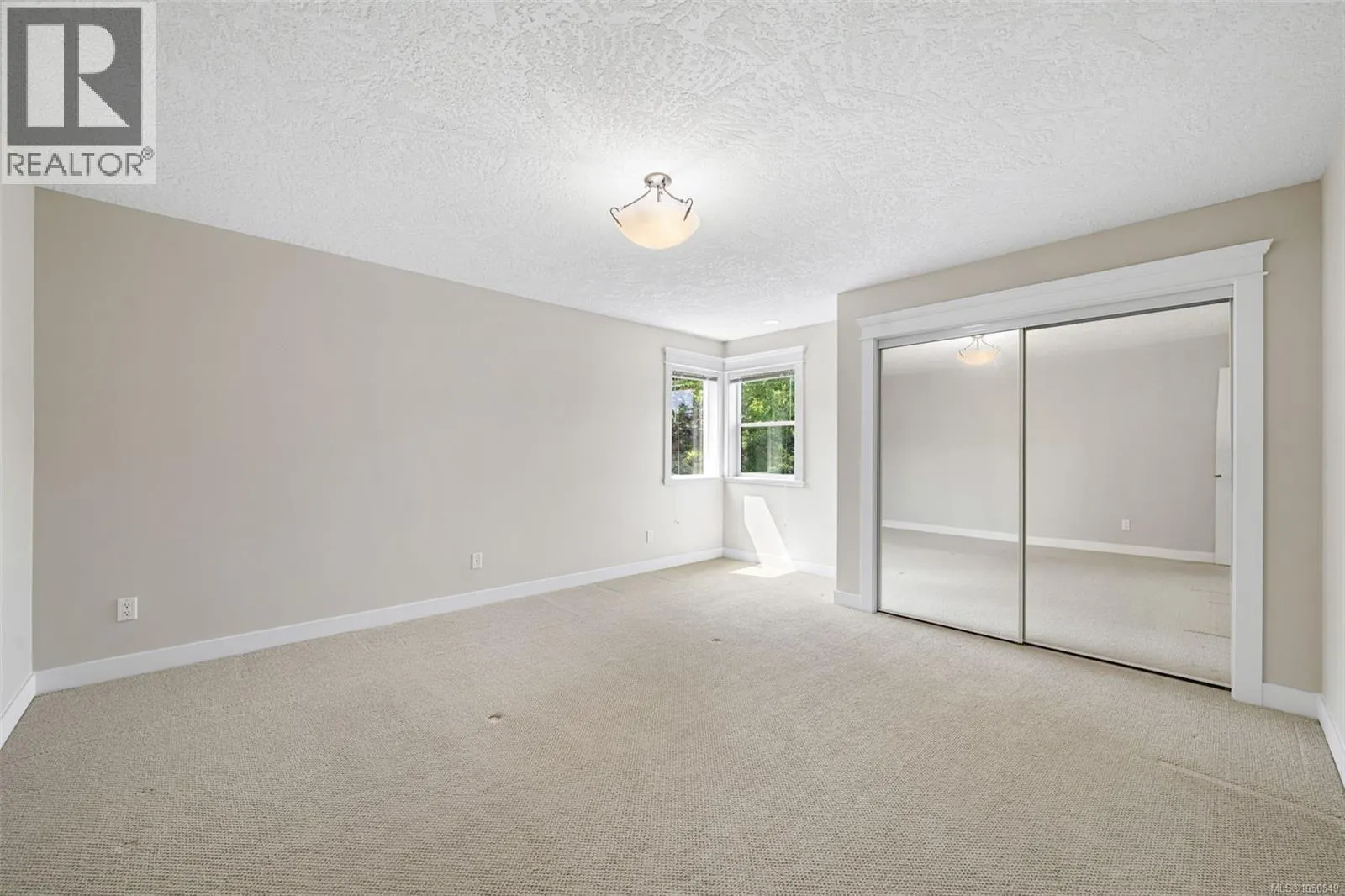 553 Heatherdale Lane