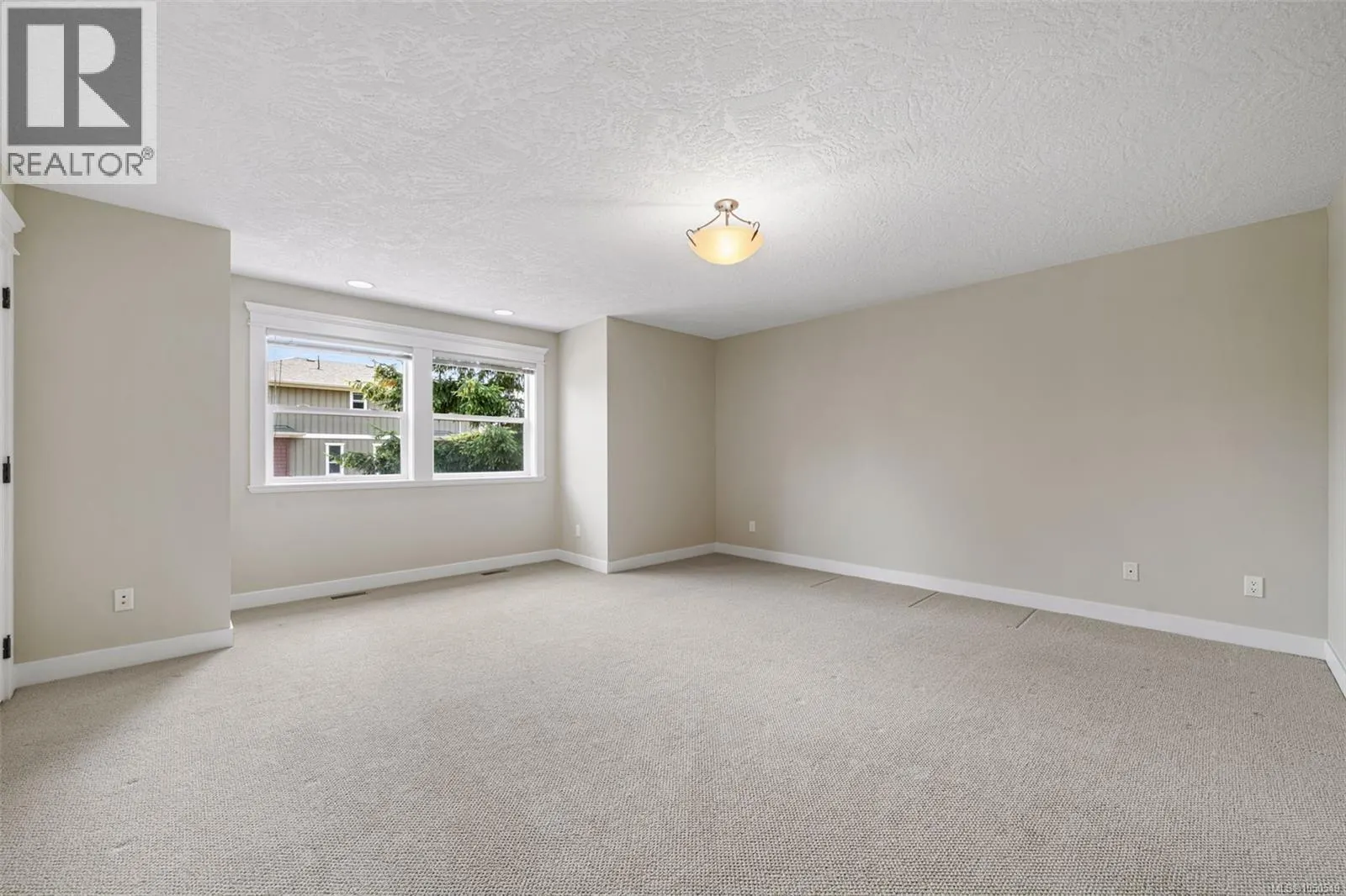553 Heatherdale Lane