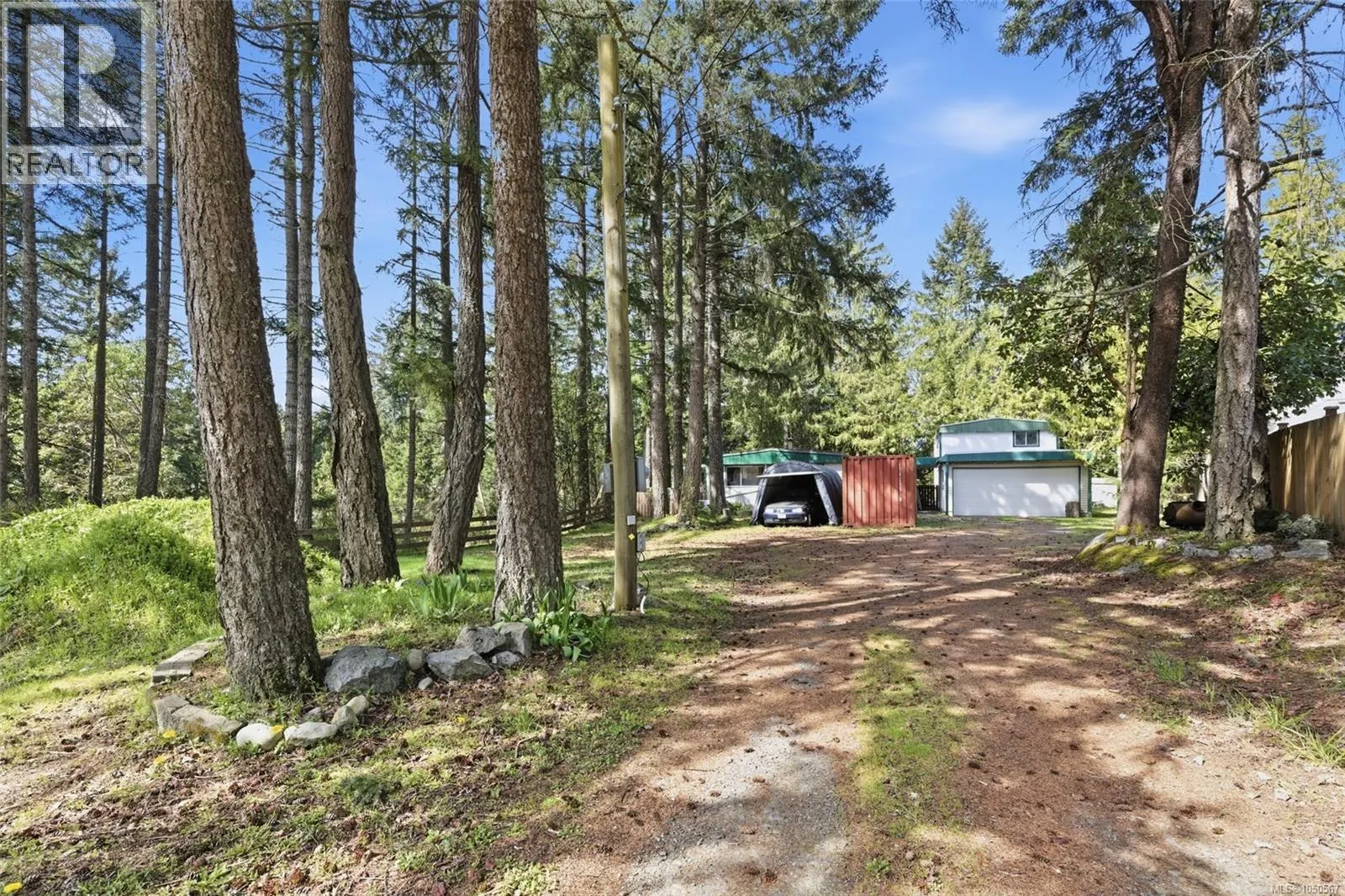 69 Lake Pl