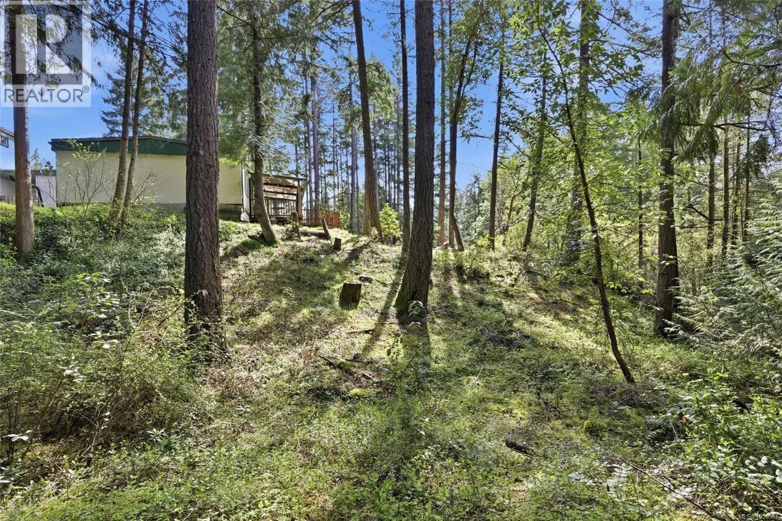 69 Lake Pl