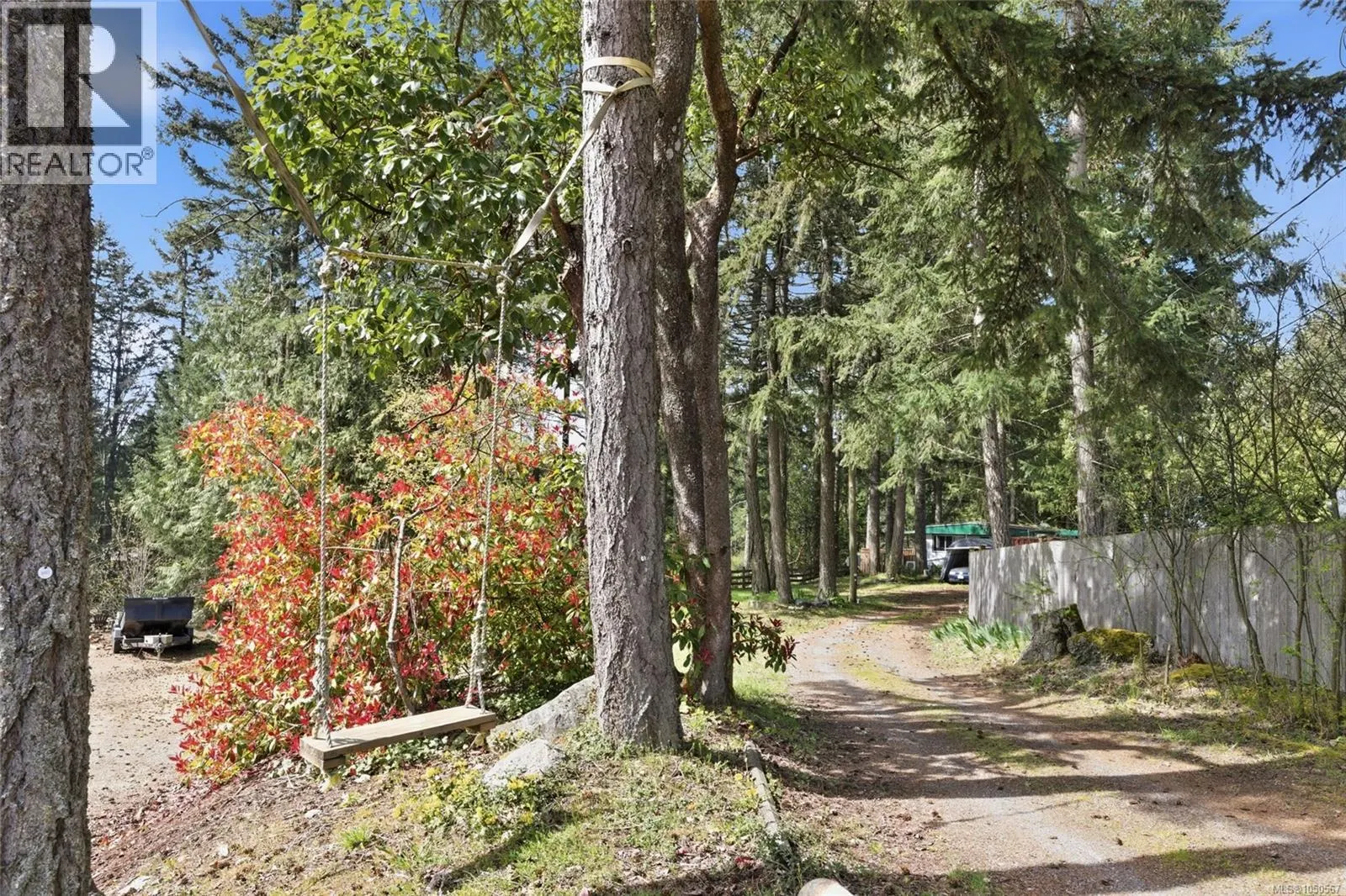 69 Lake Pl