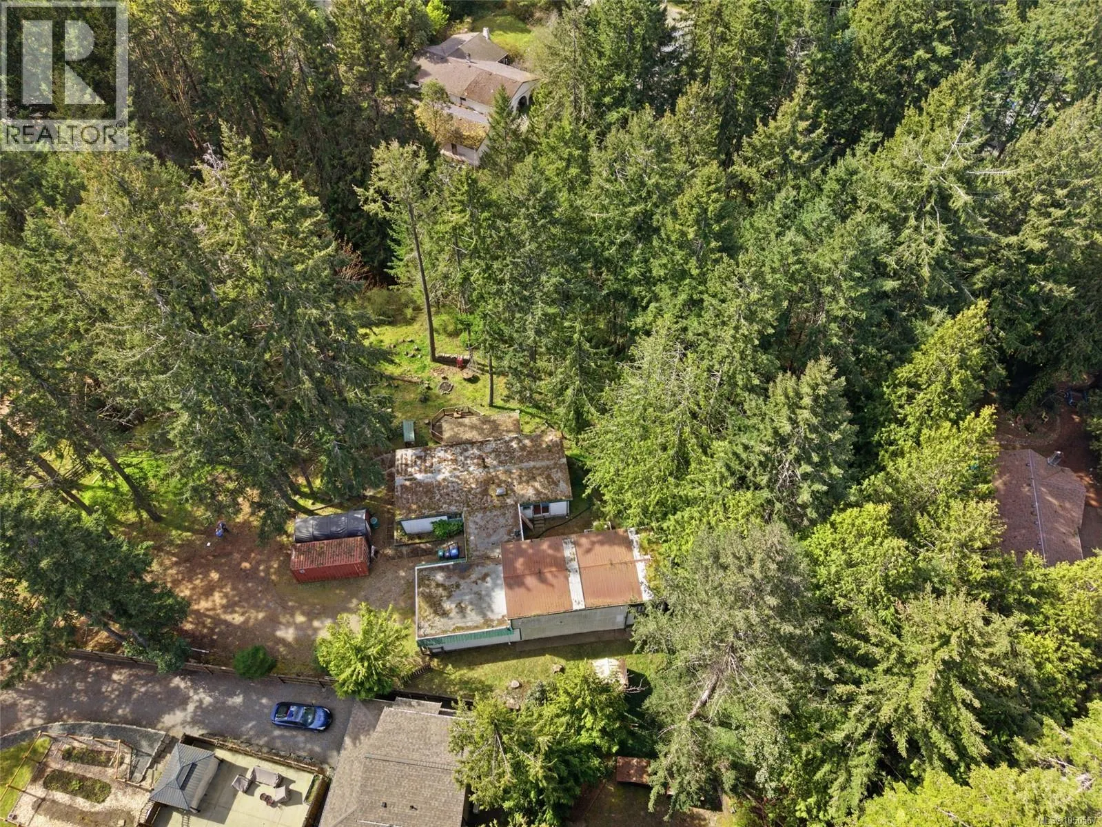 69 Lake Pl