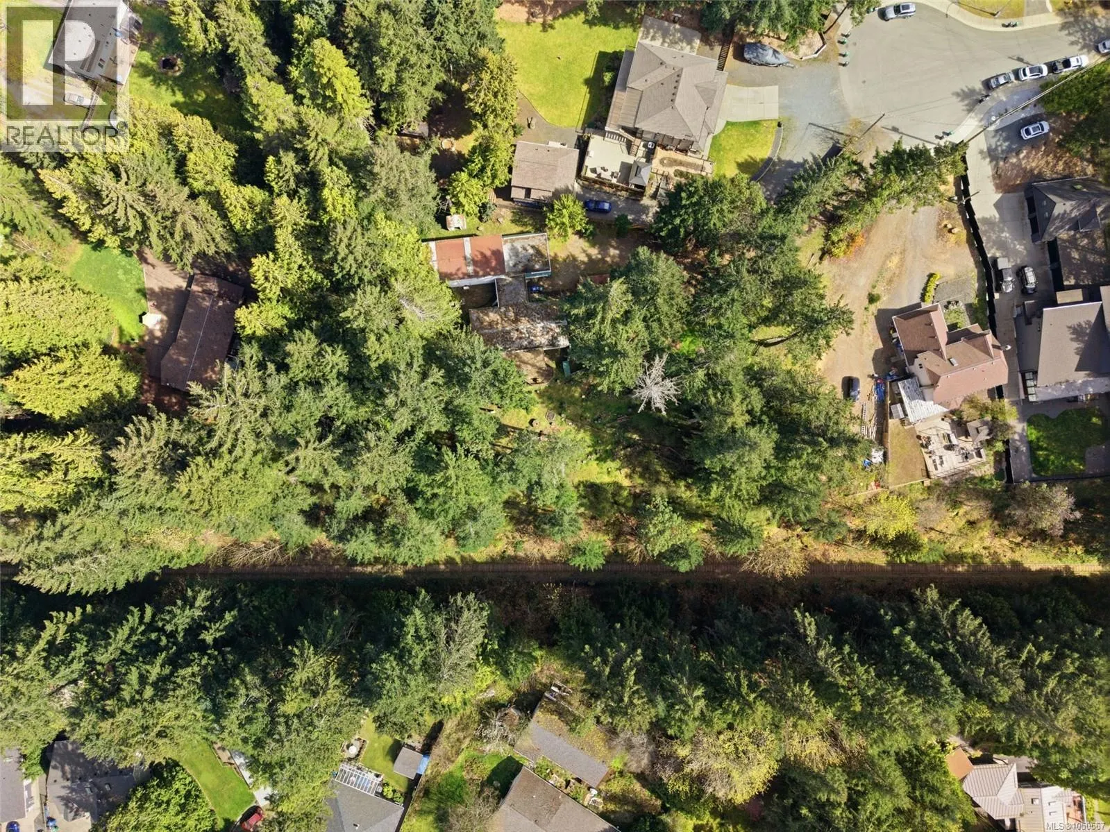 69 Lake Pl