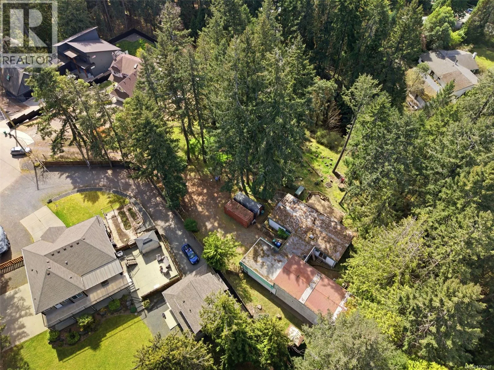 69 Lake Pl