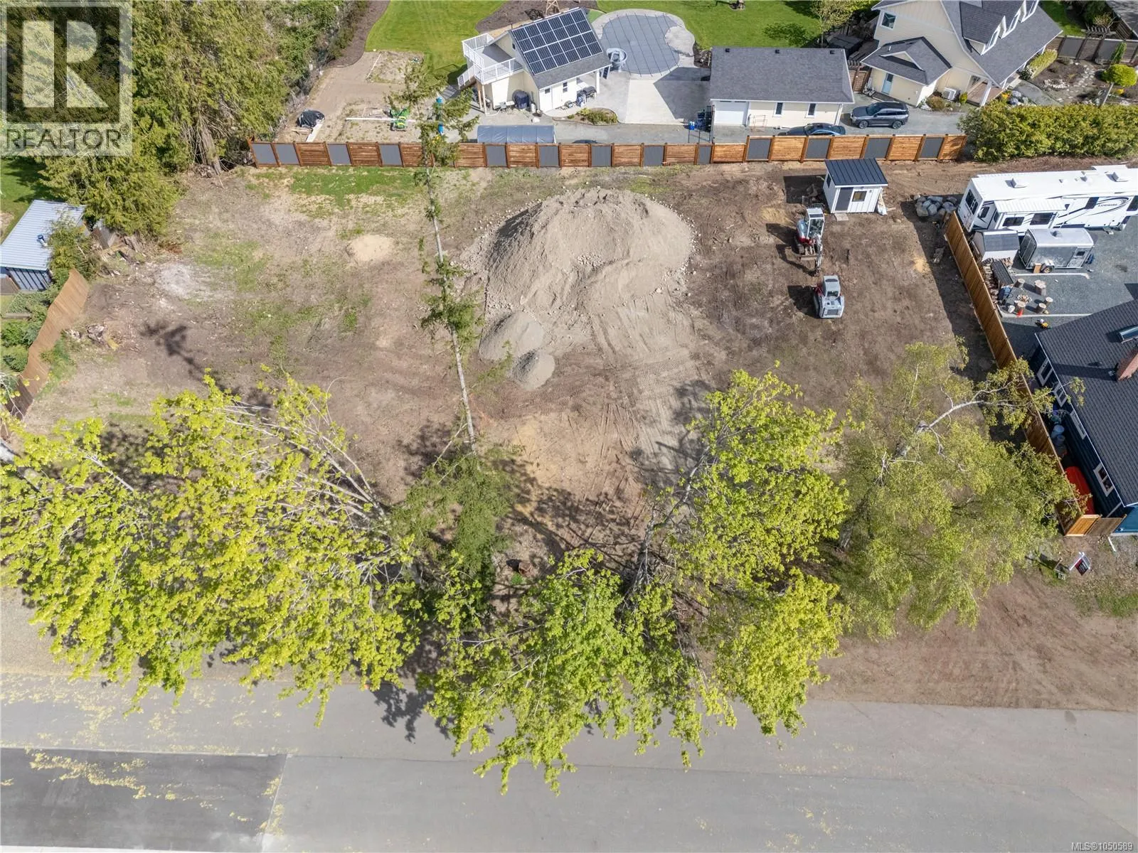 569 Tulip Ave