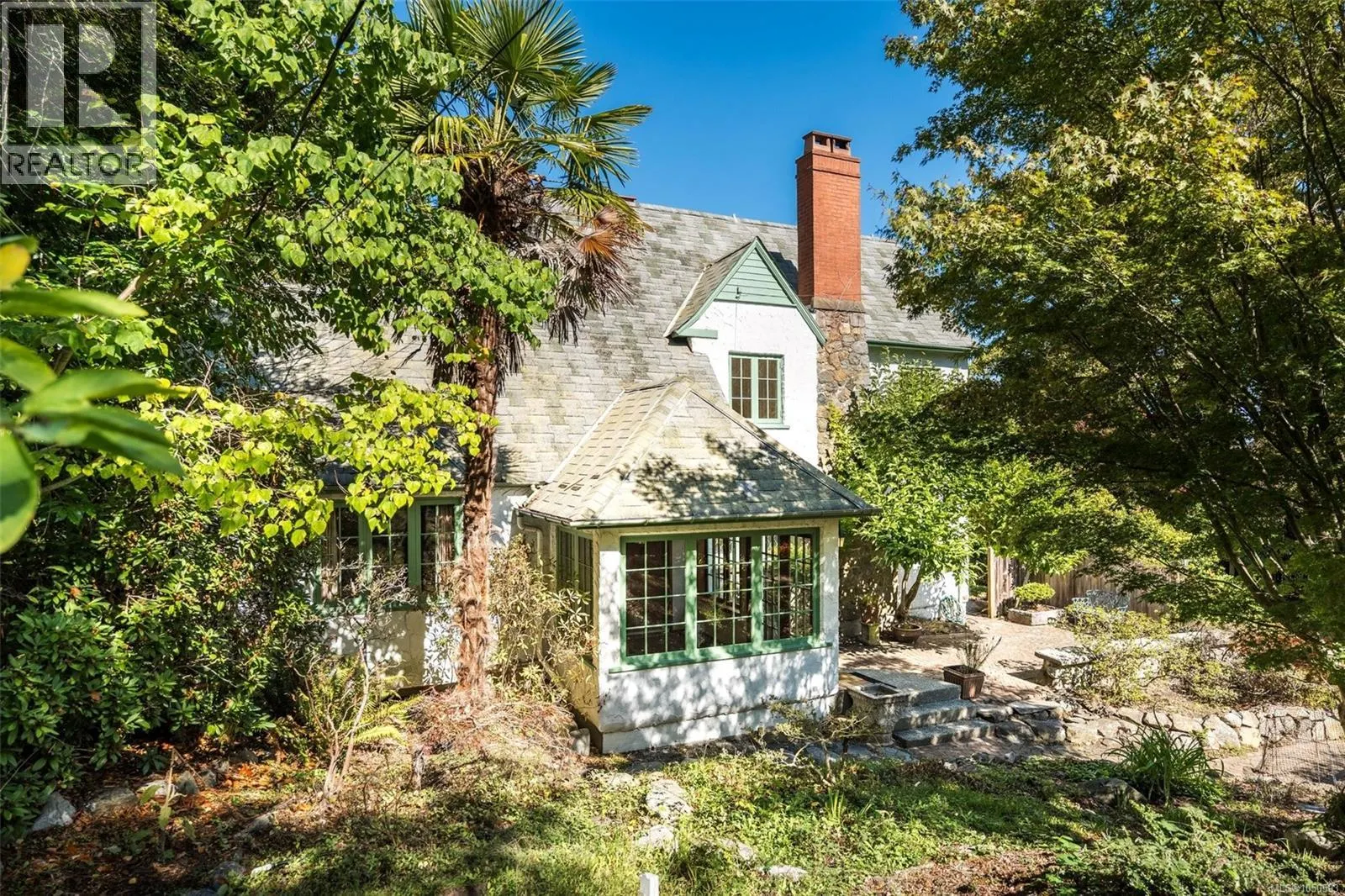 30 Beach Dr