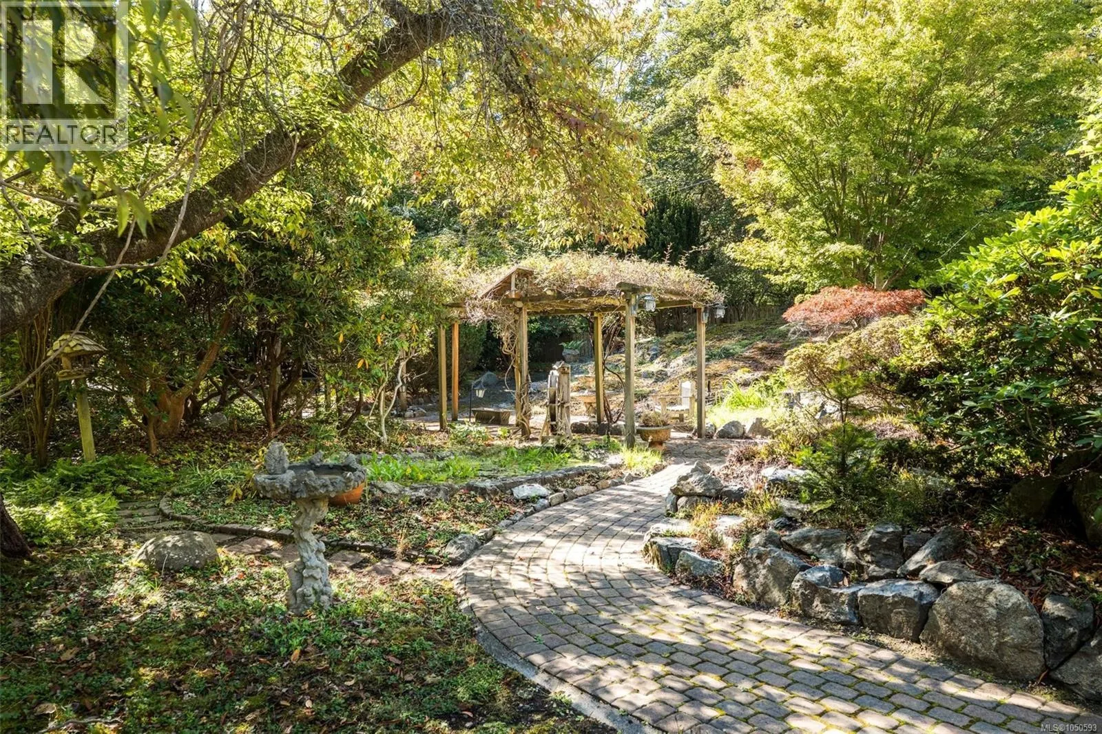 30 Beach Dr
