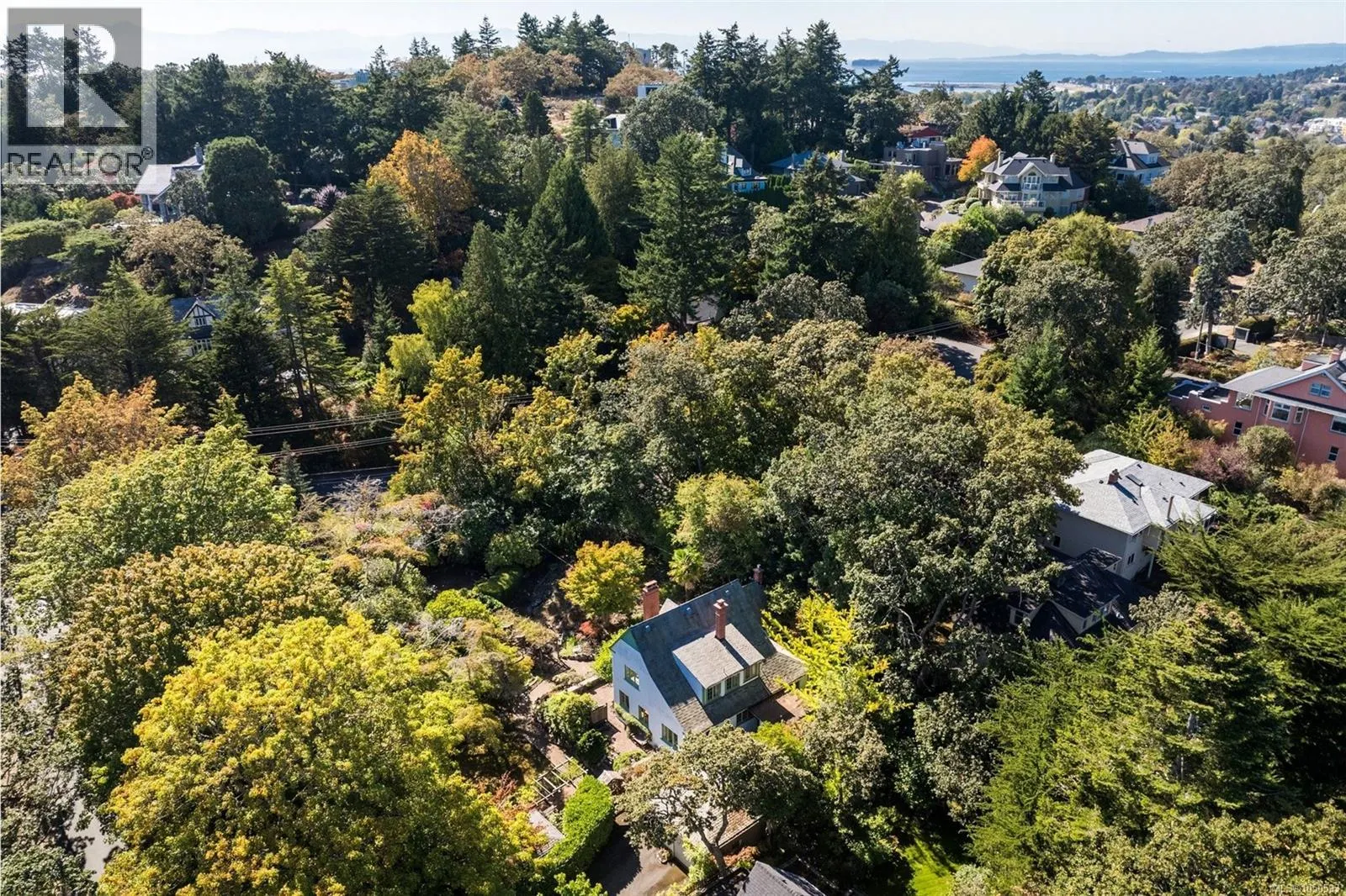 30 Beach Dr