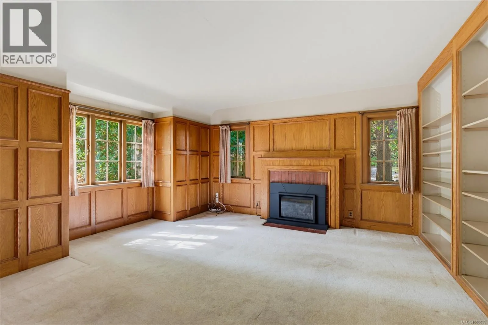 30 Beach Dr