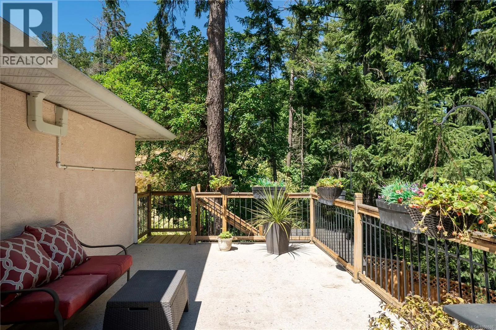 222 Ashley Pl