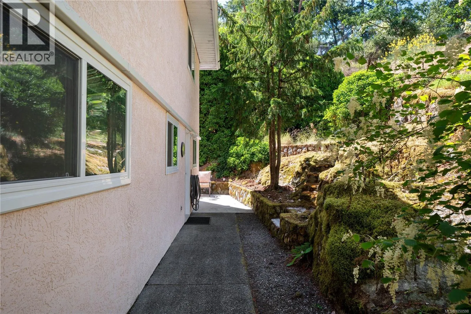 222 Ashley Pl