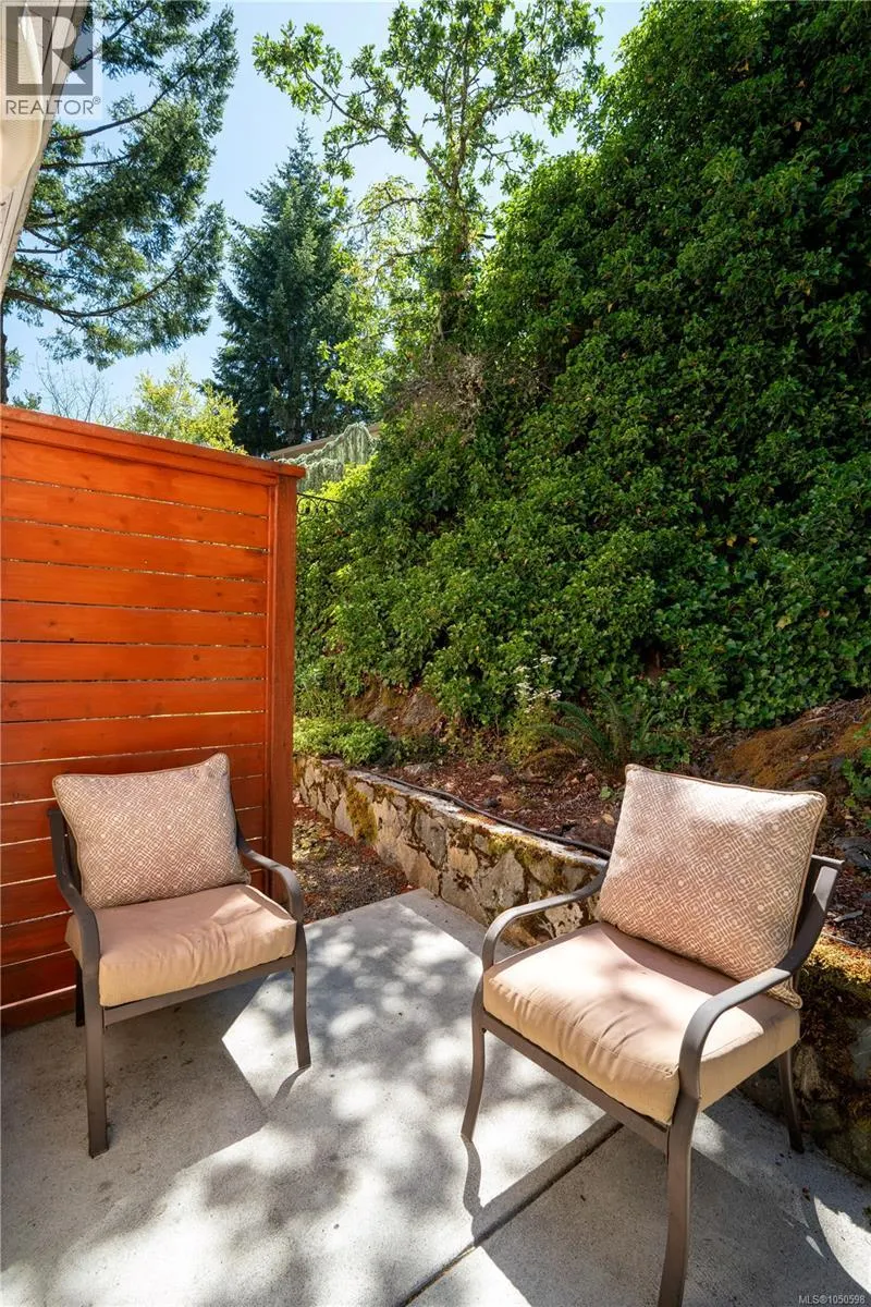 222 Ashley Pl